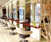 白を基調にした清潔感溢れる店内 白を基調にした清潔感溢れる店内